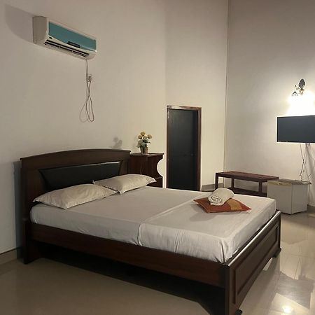 Royal Green Garden - Puttalam Exterior foto