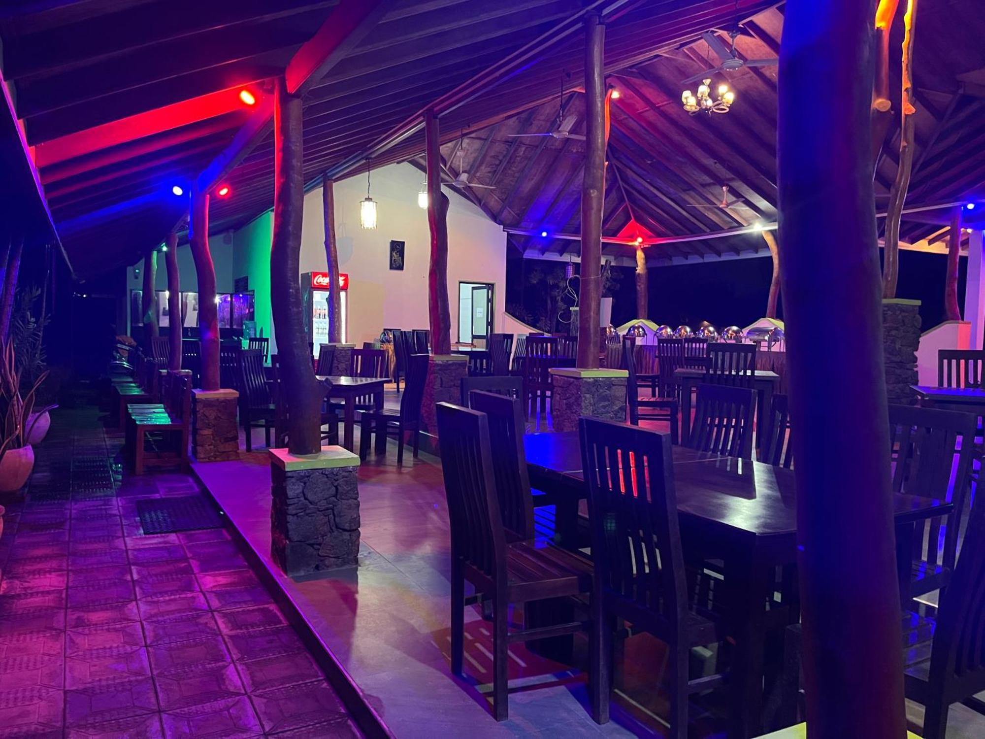 Royal Green Garden - Puttalam Exterior foto