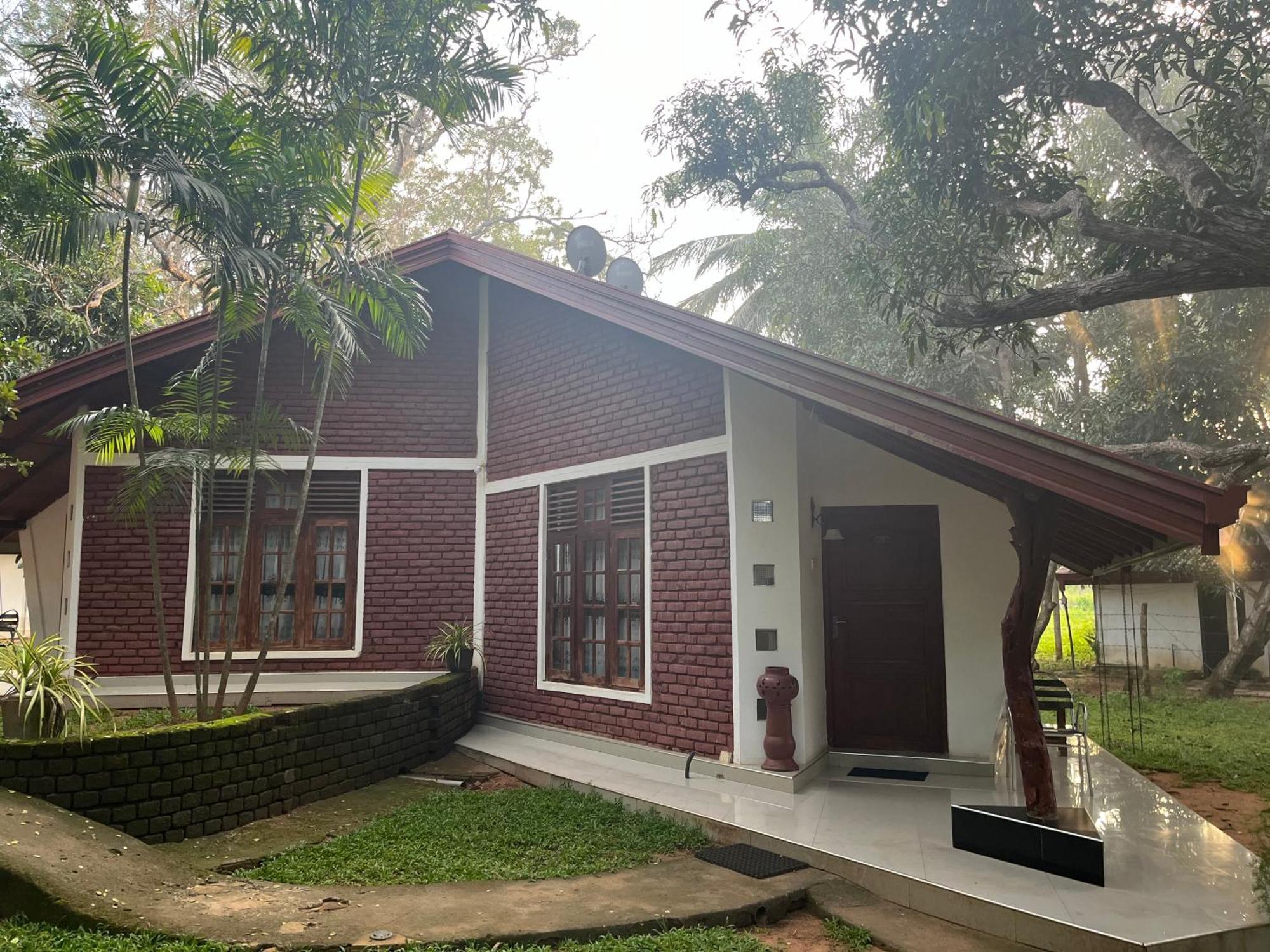 Royal Green Garden - Puttalam Exterior foto